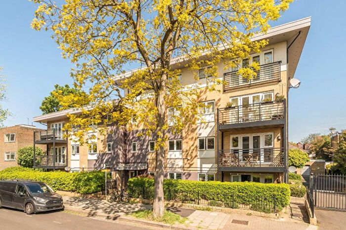 2 Bedroom Flat For Sale In Rodenhurst Road, Clapham, SW4