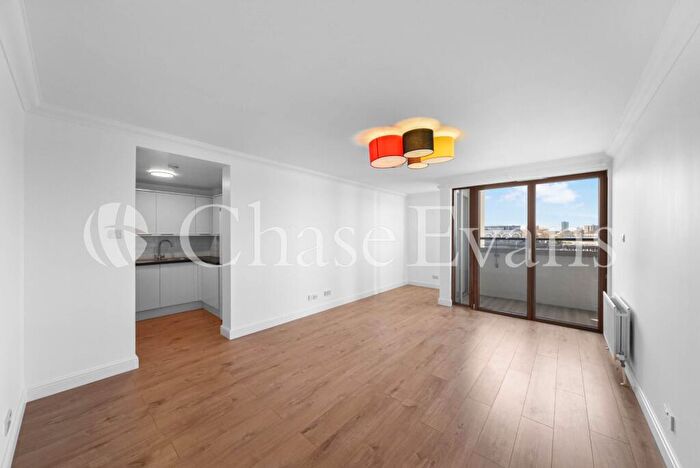2 Bedroom Flat To Rent In Maritime Quay, Docklands, London, E14