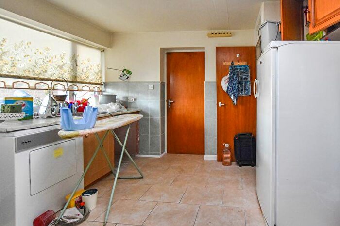 4 Bedroom Detached House For Sale In Thackers Close, Wansford, PE8