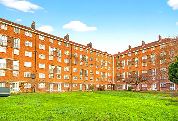 2 Bedroom Duplex For Sale In Baron Court, London Road, Mitcham, Surrey, CR4