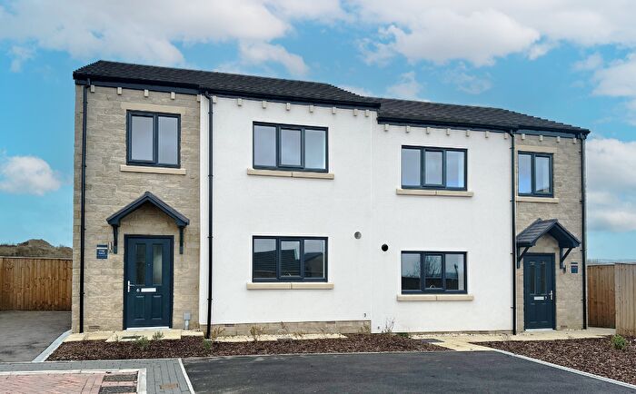 3 Bedroom Semi-Detached House For Sale In Delf Hill, Rastrick, HD6