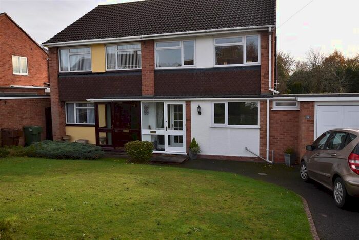 3 Bedroom Property To Rent In Fordhouse Road, Bromsgrove, B60