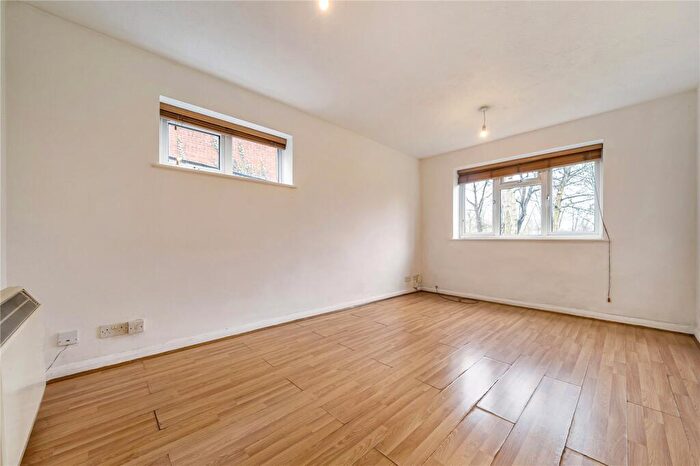 1 Bedroom Flat For Sale In Lawrie Park Road, Sydenham, London, SE26