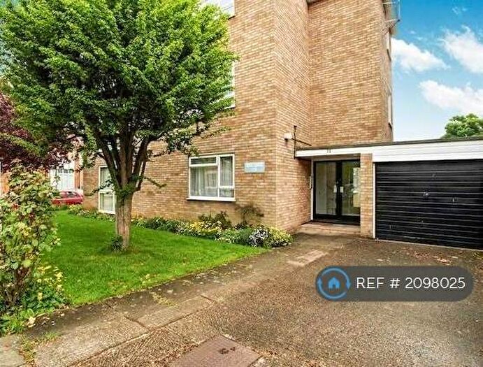 2 Bedroom Flat To Rent In St Andrews Road, Bedford, MK40