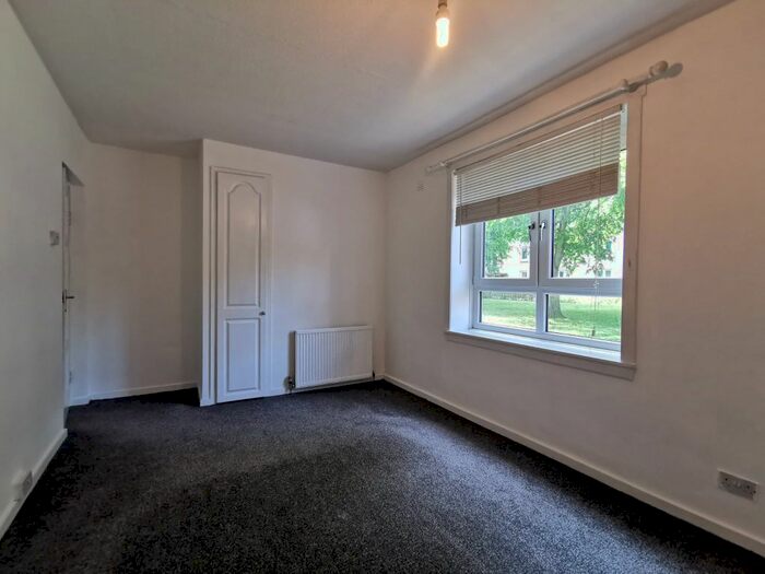 2 Bedroom Flat To Rent In Carnie Gardens, Ashgrove, Aberdeen, AB25