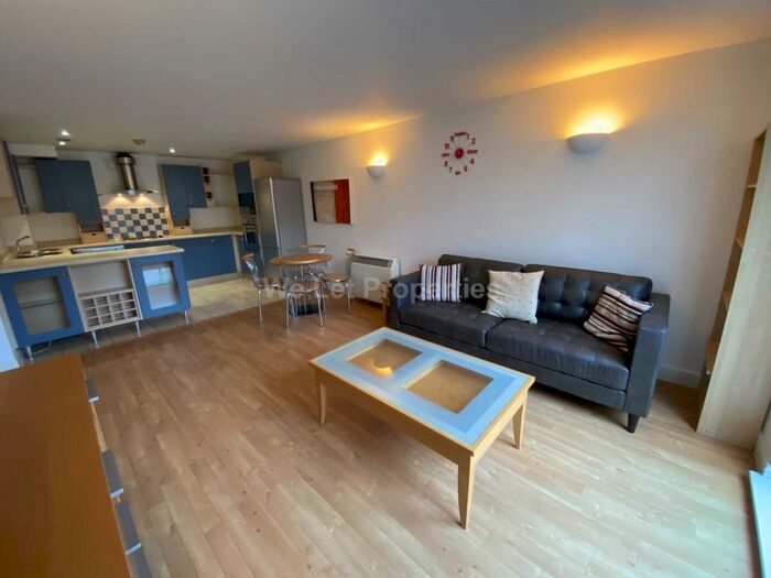 2 Bedroom Apartment To Rent In , Whitworth Street West, W3