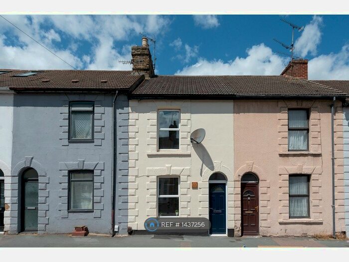 4 Bedroom Terraced House To Rent In Richmond Road, Gillingham, ME7