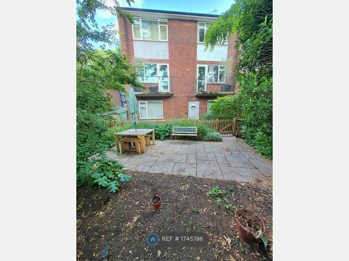 2 Bedroom Flat To Rent In Hartington Road, Chiswick, W4