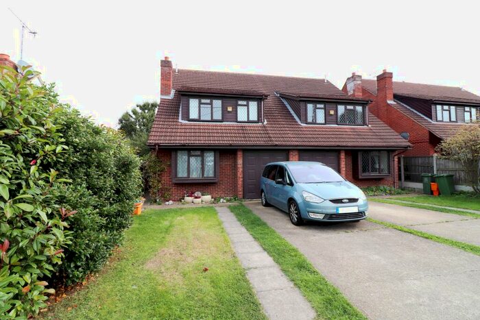4 Bedroom Semi-Detached House To Rent In Lilford Road, Billericay, CM11