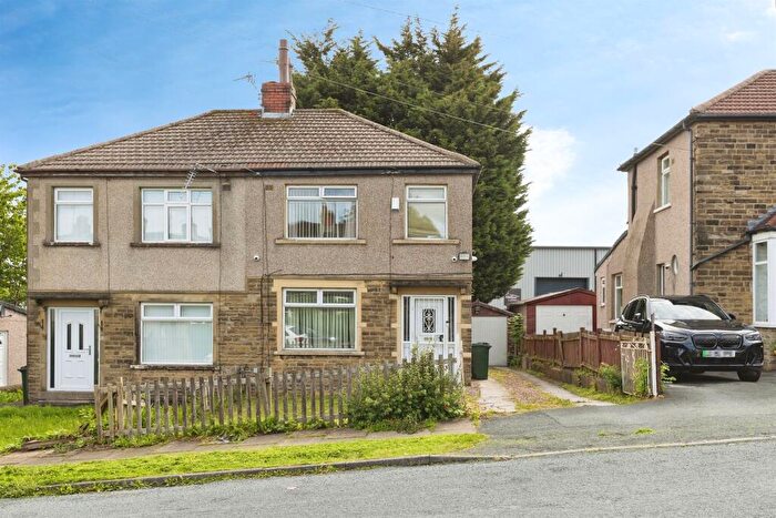 3 Bedroom Semi-Detached House For Sale In Southmere Drive, Bradford, BD7