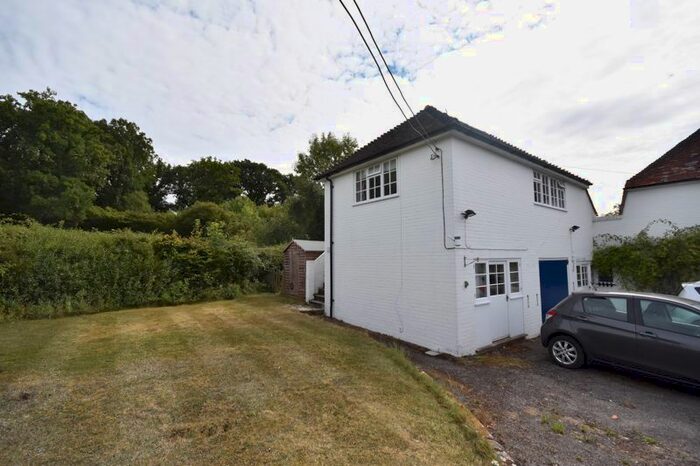 1 Bedroom Flat To Rent In Holmes Field, Main Road, Bentley, Farnham, GU10