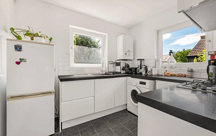 2 Bedroom Flat To Rent In Davidson Road, Selhurst, CR0