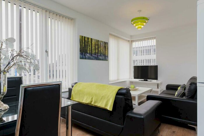 4 Bedroom House To Rent In Paul Street Communal, Liverpool, L3