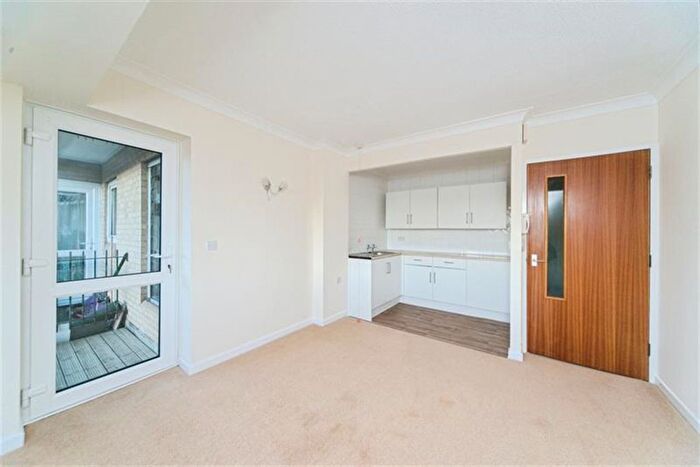 1 Bedroom Flat To Rent In Homegate House, Eastbourne, BN21