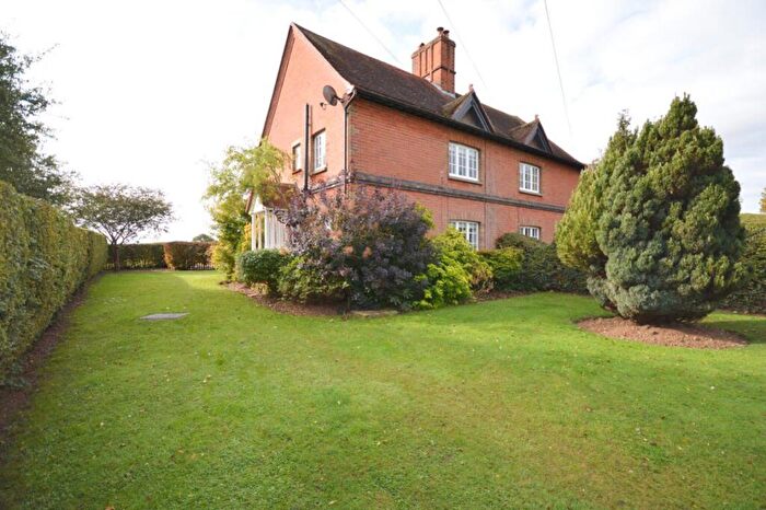3 Bedroom Cottage To Rent In Hazel End, Farnham, CM23