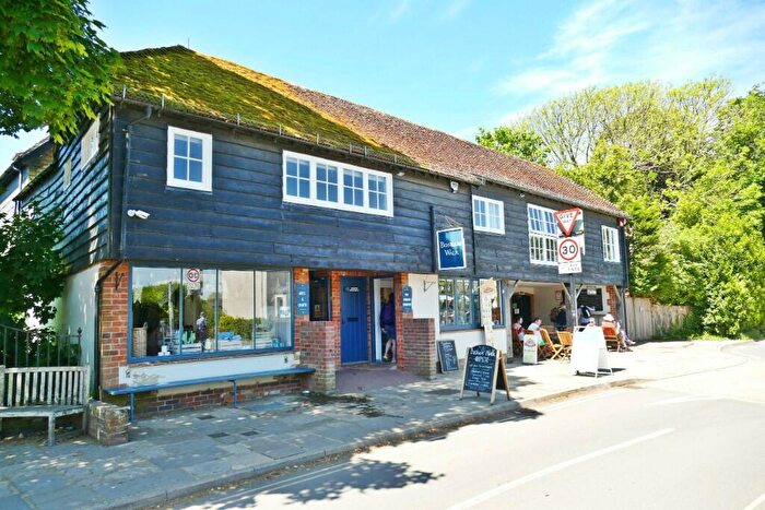 2 Bedroom Flat To Rent In Bosham Lane, PO18