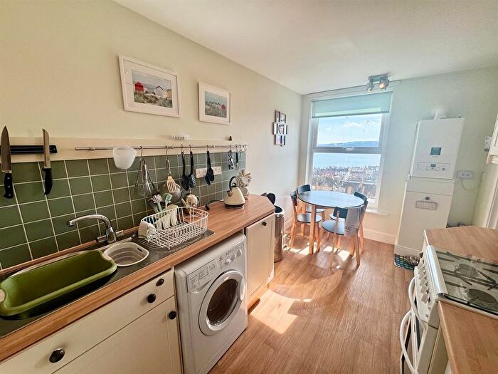 2 Bedroom Flat For Sale In Castle Road, Scarborough, YO11