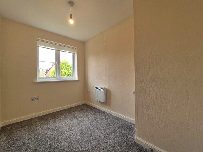 2 Bedroom Apartment To Rent In Golden Orchard, Halesowen, B62
