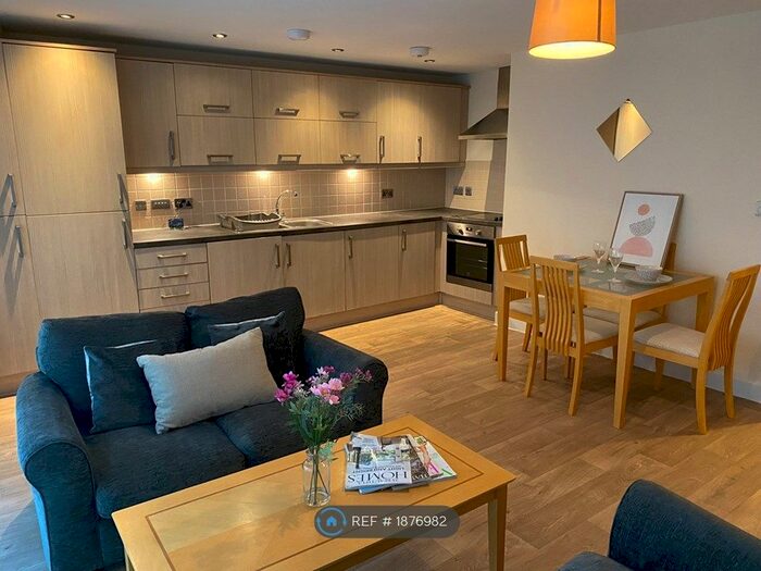 2 Bedroom Flat To Rent In Y Bae, Bangor, LL57