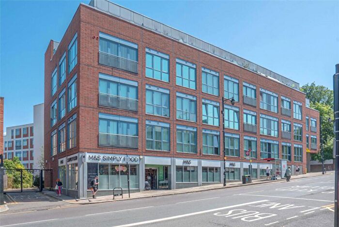 2 Bedroom Apartment For Sale In Crouch End Hill, London, N8