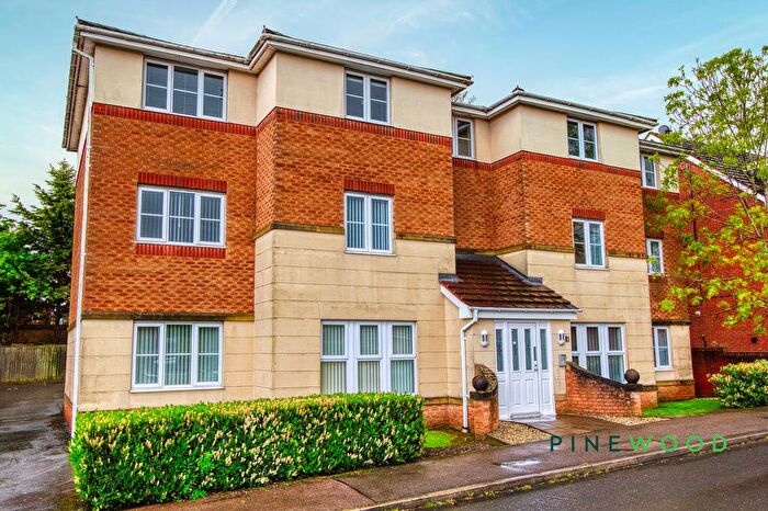 2 Bedroom Flat For Sale In Lincoln Way, North Wingfield, S42