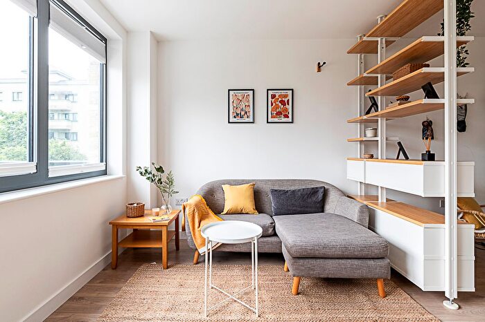 1 Bedroom Flat To Rent In Flat, Guest House, St Pauls Way, London, E3