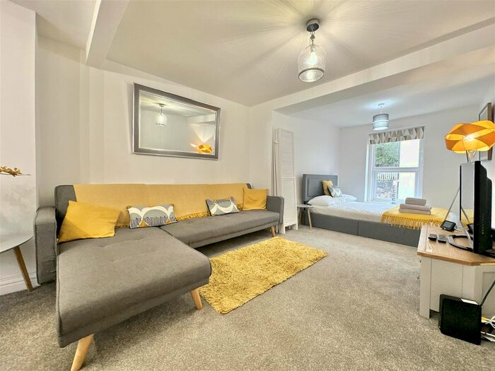 1 Bedroom Maisonette For Sale In Bolton Street, Brixham, TQ5