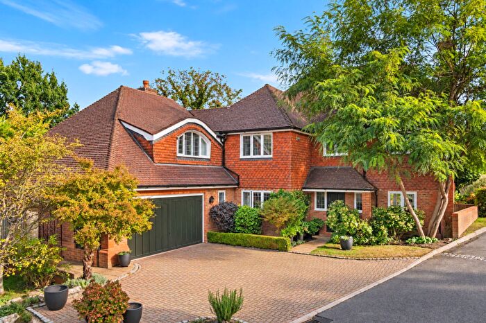 5 Bedroom Detached House For Sale In Chatsworth Place, Oxshott, KT22