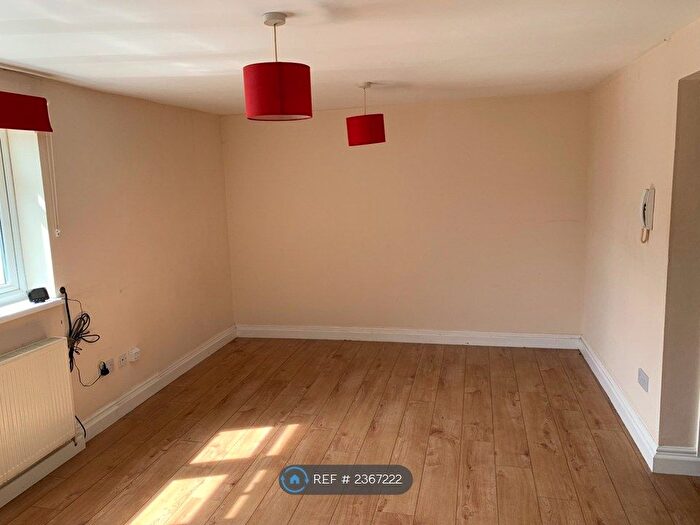 2 Bedroom Flat To Rent In Staines Road West, Ashford, TW15