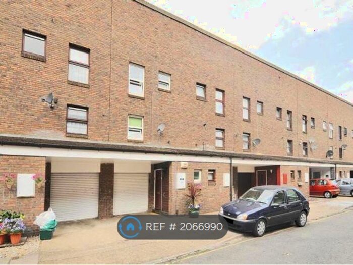 7 Bedroom Terraced House To Rent In Summerwood Road, Isleworth, TW7