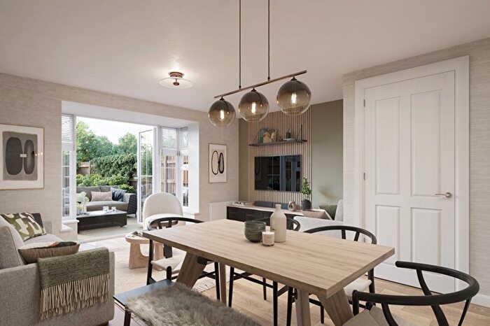 3 Bedroom Semi-Detached House For Sale In Henley Gate, Ipswich, IP1