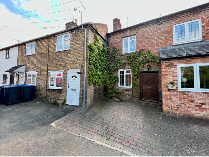 2 Bedroom House To Rent In Pendicke Street, Southam, CV47