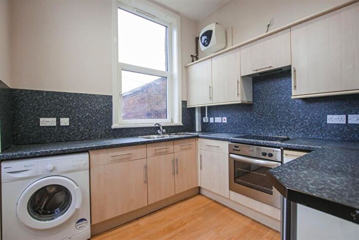 1 Bedroom Flat To Rent In Flat Holly House, St. James Street, BB2