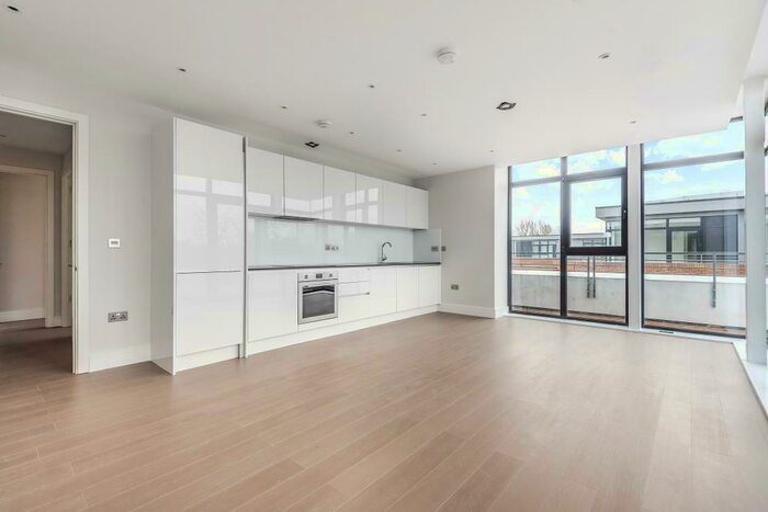 2 Bedroom Apartment To Rent In Newbury, Berkshire, RG14