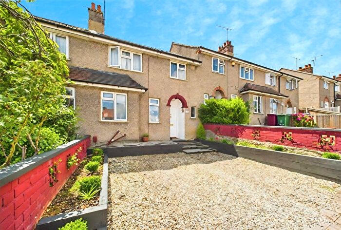 3 Bedroom Terraced House For Sale In Kinson Road, Tilehurst, Reading, RG30