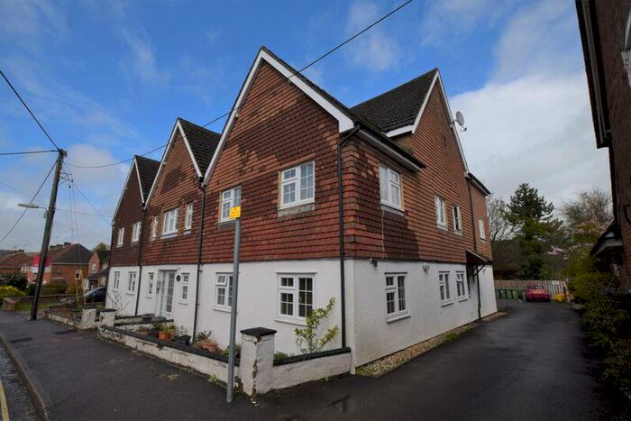 1 Bedroom Flat To Rent In Alton, GU34