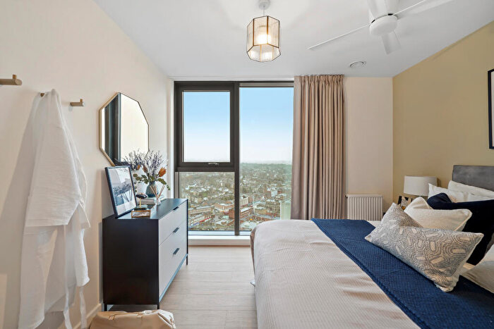 2 Bedroom Apartment To Rent In Pinnacle Tower, SE13