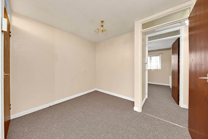 1 Bedroom Flat For Sale In Etloe House, Leyton, E10