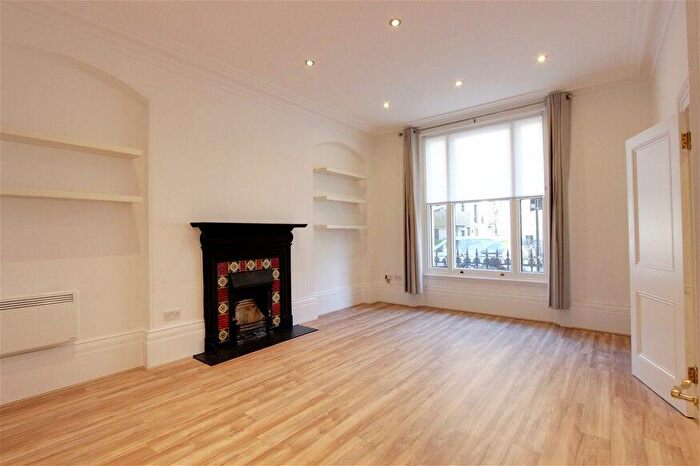 2 Bedroom Flat To Rent In Albany Street, Regent's Park, London, NW1