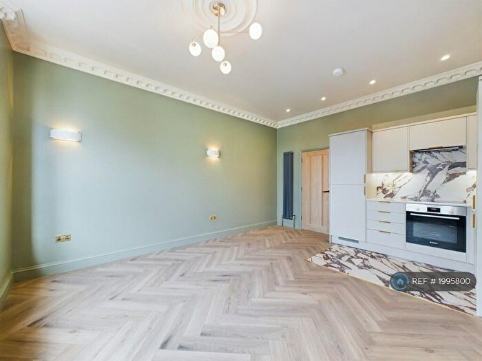 1 Bedroom Flat To Rent In Wood Bury, Broadstairs, CT10