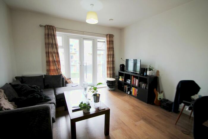 2 Bedroom Flat To Rent In Wintergreen Boulevard, West Drayton, UB7