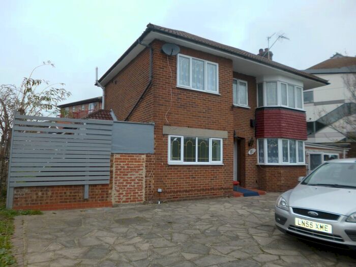 7 Bedroom Detached House To Rent In High Street, Cheshunt, EN8
