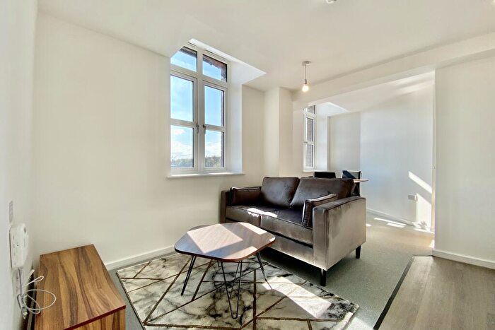 1 Bedroom Apartment To Rent In Viaduct Road, Leeds, West Yorkshire, West Yorkshire, LS4