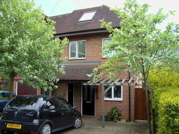 4 Bedroom Property To Rent In Stoughton Road, Guildford, GU1