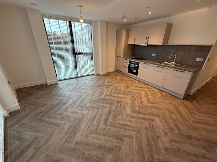 2 Bedroom Apartment To Rent In Weavers House, Castleward Boulevard, Derby, DE1