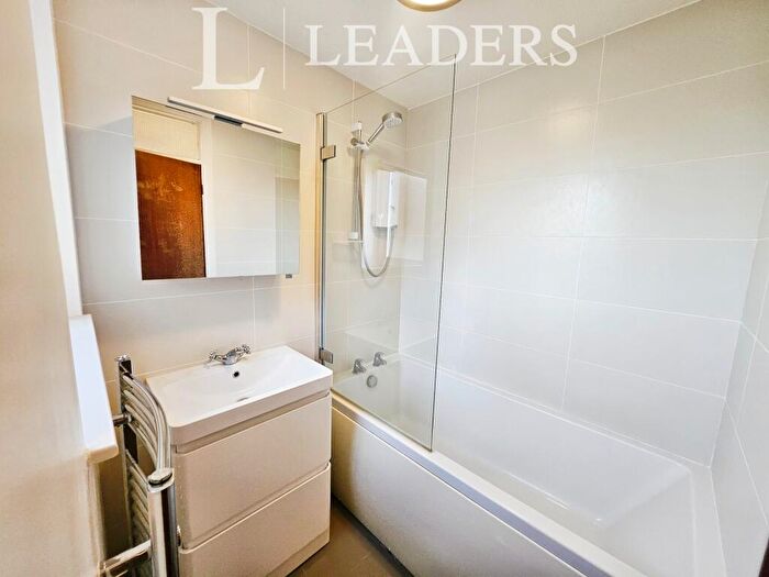 2 Bedroom Apartment To Rent In Fairlawns, Kingsway, Hove, BN3