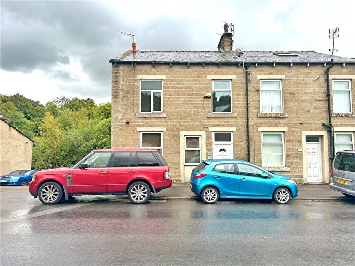 3 Bedroom Apartment For Sale In Newchurch Road, Stacksteads, Rossendale, OL13