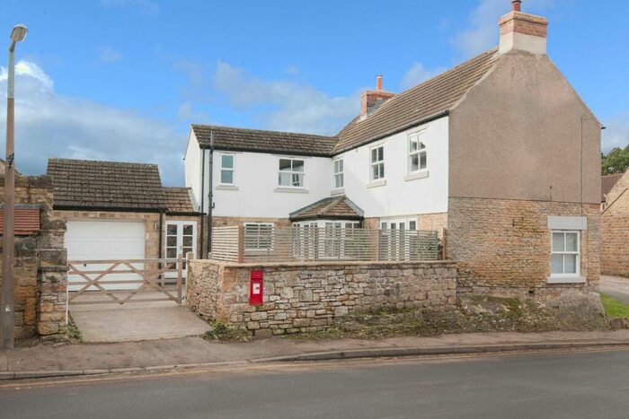 4 Bedroom Detached House For Sale In Worksop Road, Thorpe Salvin, S80
