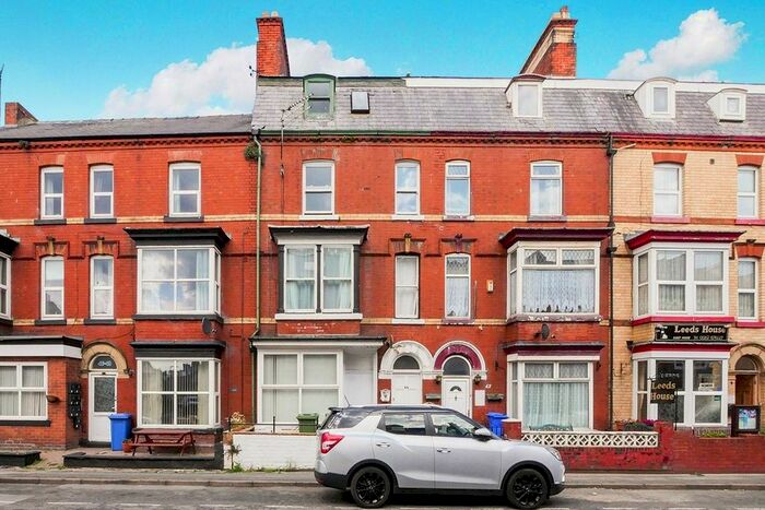 1 Bedroom Flat To Rent In Windsor Crescent, Bridlington, North Humberside, YO15