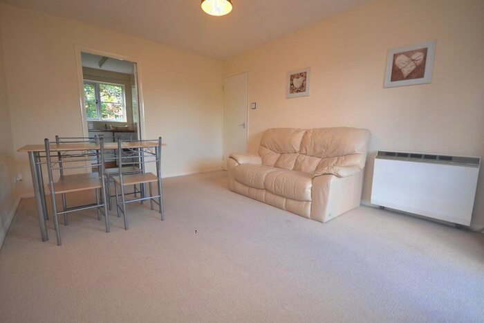 2 Bedroom Flat To Rent In Rose Kiln Lane, Reading, RG1